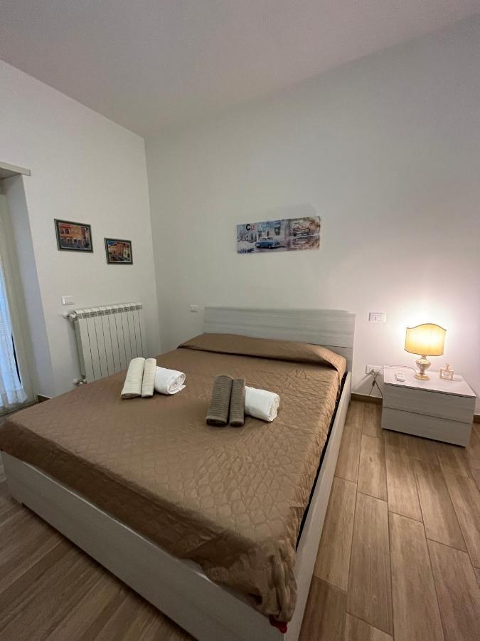 Bed&Breakfast Del Viaggiatore Fondi Ngoại thất bức ảnh
